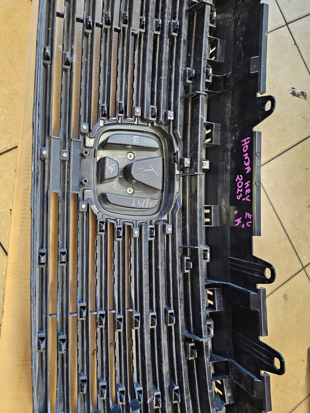 Honda HR-V Jazz GR Kühlergrill FRONTGRILL Kühlergitter 8F213M0600 - Thumbnail 11