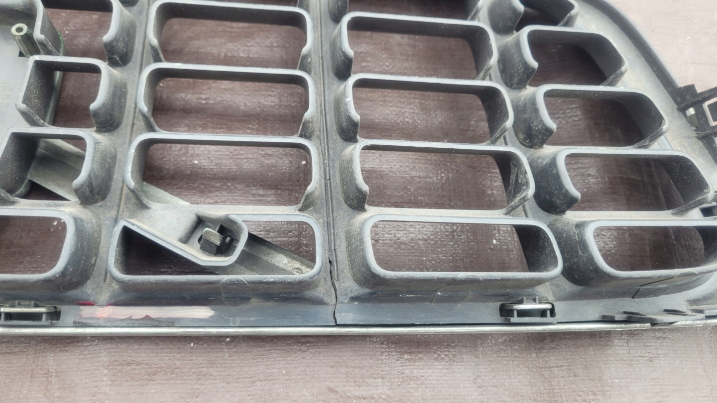 Volvo S70/V70/XC70 V70 Kühlergrill FRONTGRILL Kühlergitter 31255500MI - Thumbnail 9