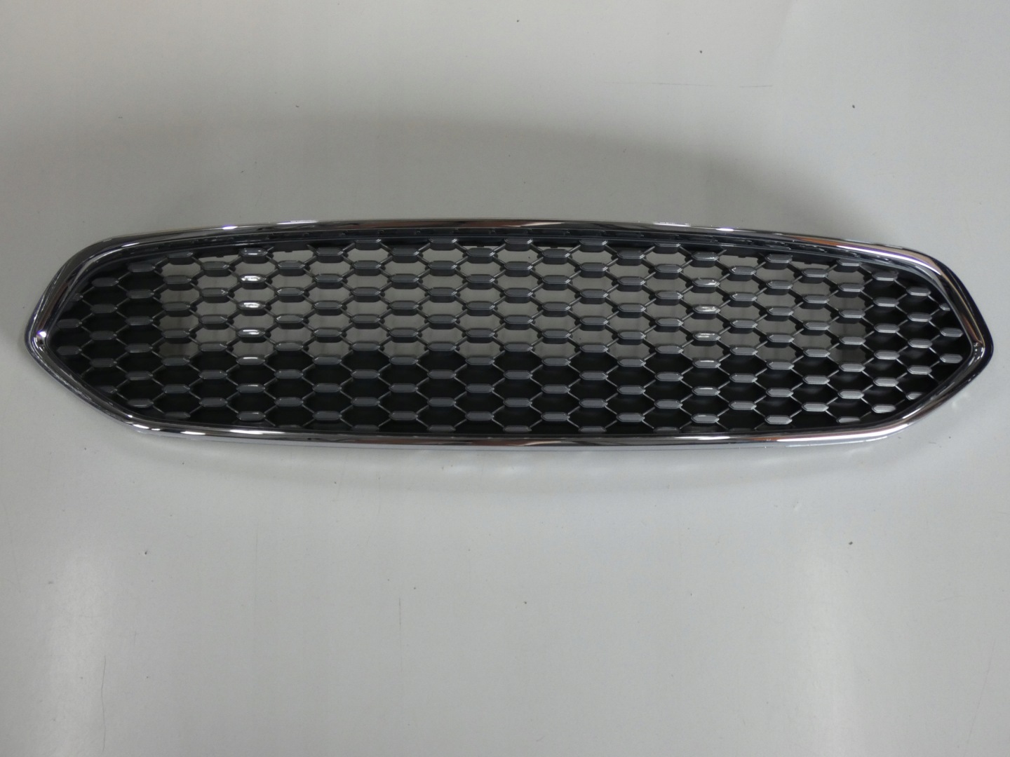 Ford Ka III KAF Mk3 Kühlergrill FRONTGRILL Kühlergitter - Thumbnail 1