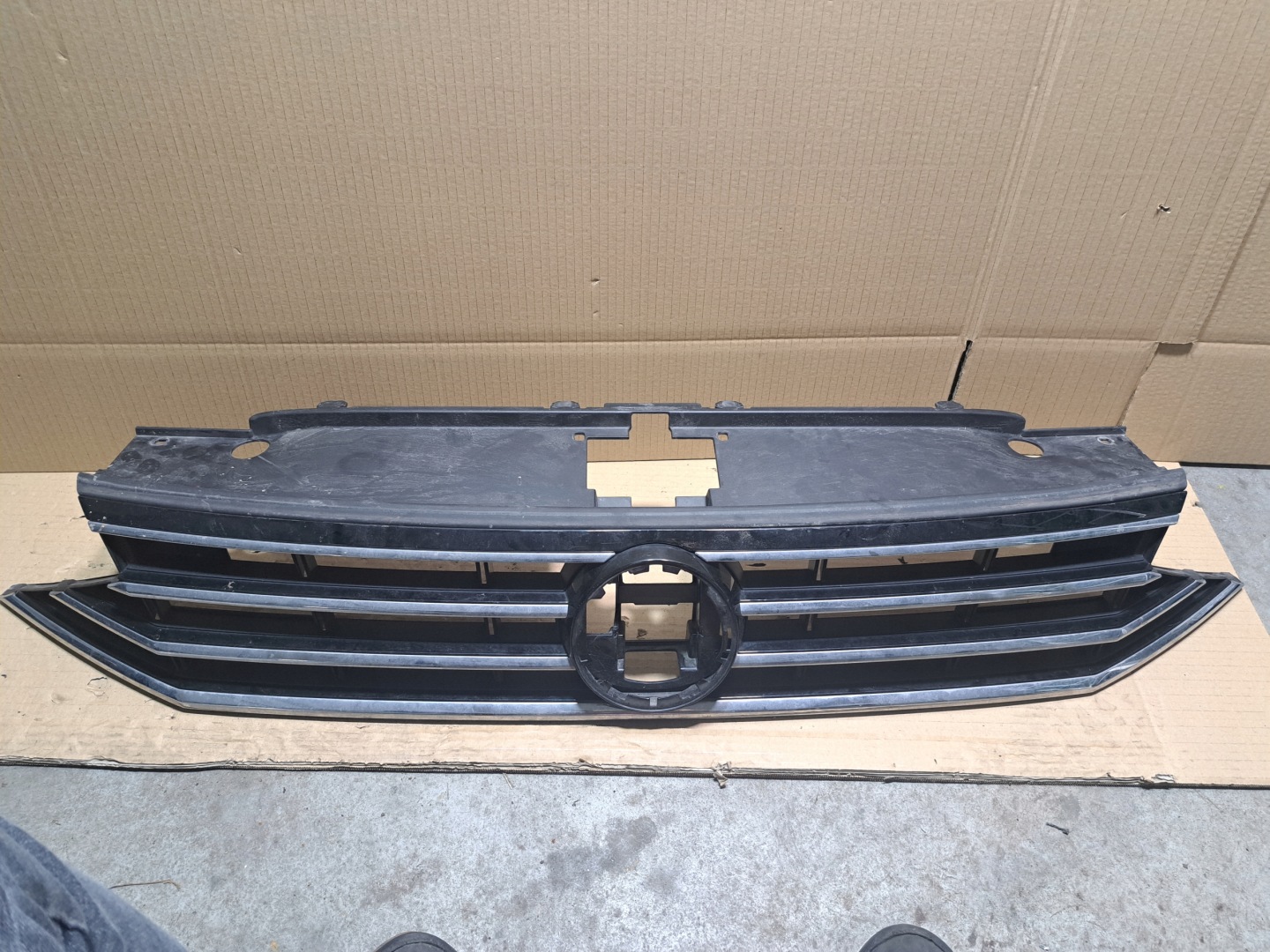 VW Passat B8 Kühlergrill FRONTGRILL Kühlergitter 3G0853651CB - Thumbnail 1
