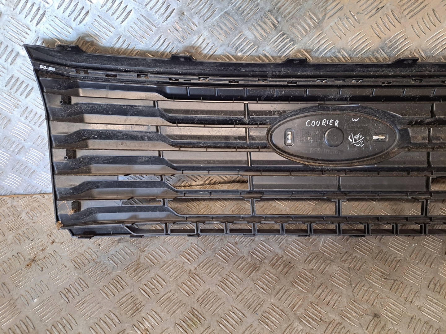 Ford Courier Focus III Mk3 Kühlergrill FRONTGRILL Kühlergitter - Thumbnail 6