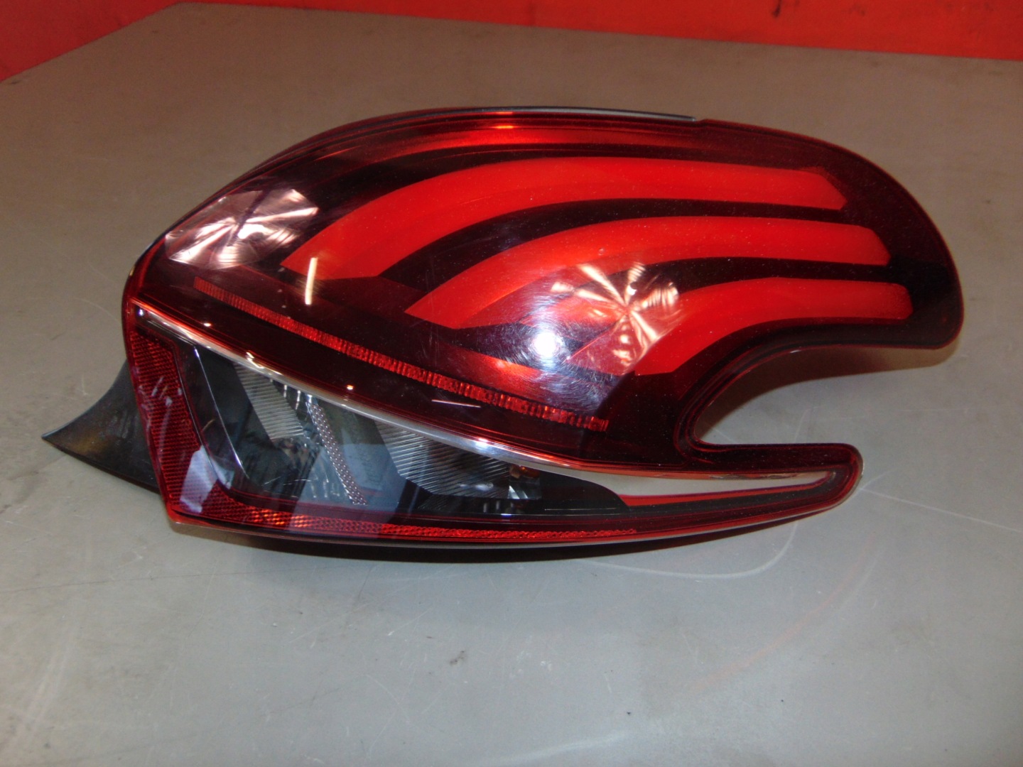 Peugeot 208 I Rückleuchte Rearlamp - Thumbnail 5