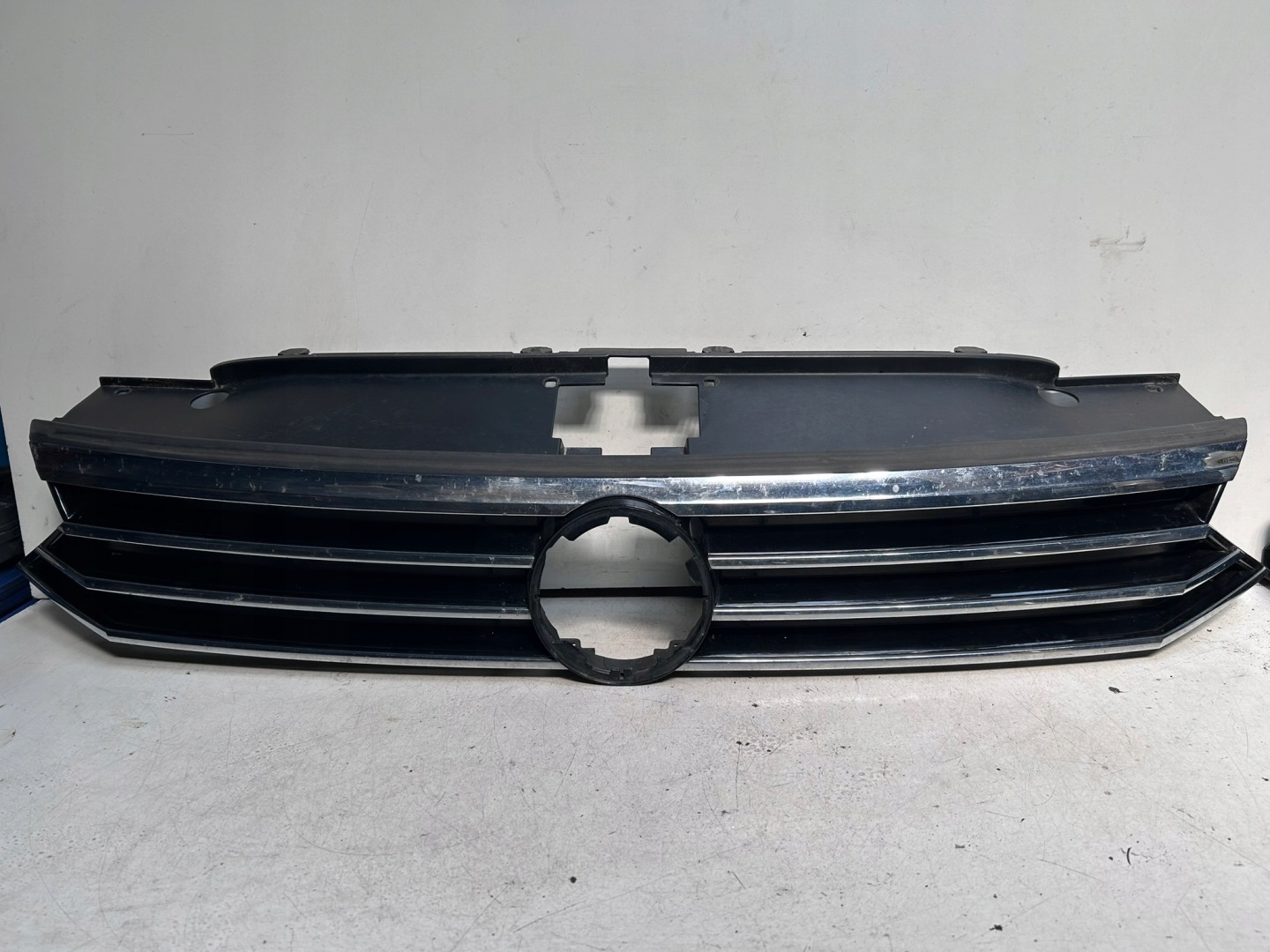 VW Passat B8 Kühlergrill FRONTGRILL Kühlergitter 3G0853653 - Thumbnail 1