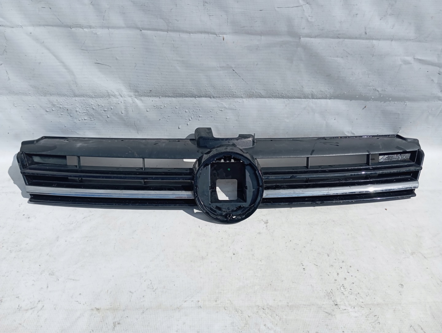 VW Golf V Kühlergrill FRONTGRILL Kühlergitter 5G0853651CB - Thumbnail 1