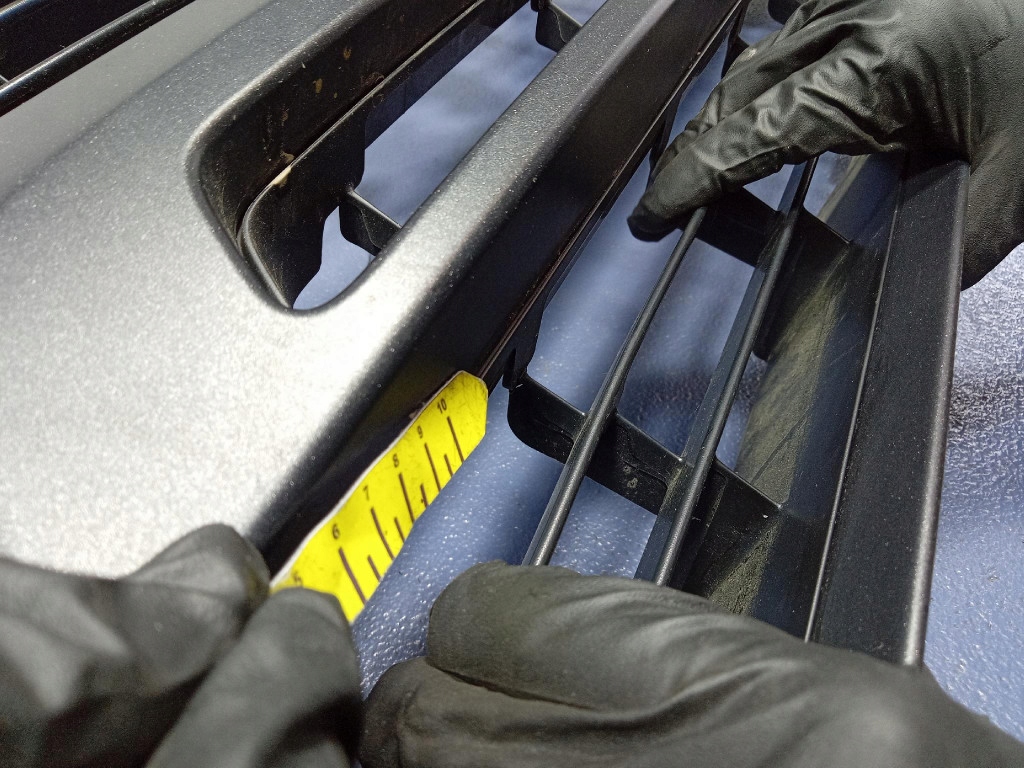 Toyota Hilux AN1P Kühlergrill FRONTGRILL Kühlergitter 53100YP751 - Thumbnail 9