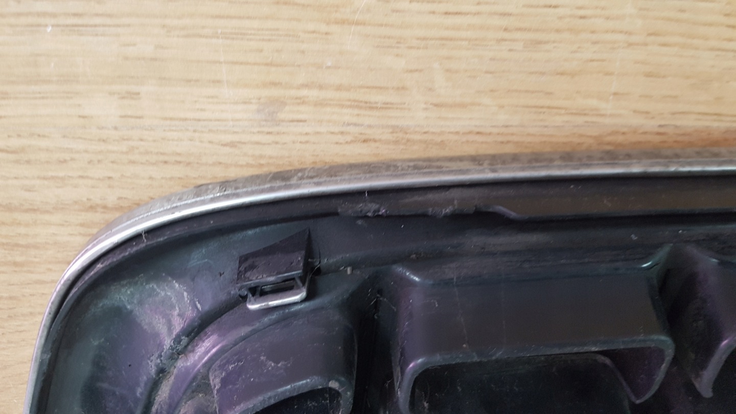 Volvo S70/V70/XC70 V70 Kühlergrill FRONTGRILL Kühlergitter 31255500 - Thumbnail 10