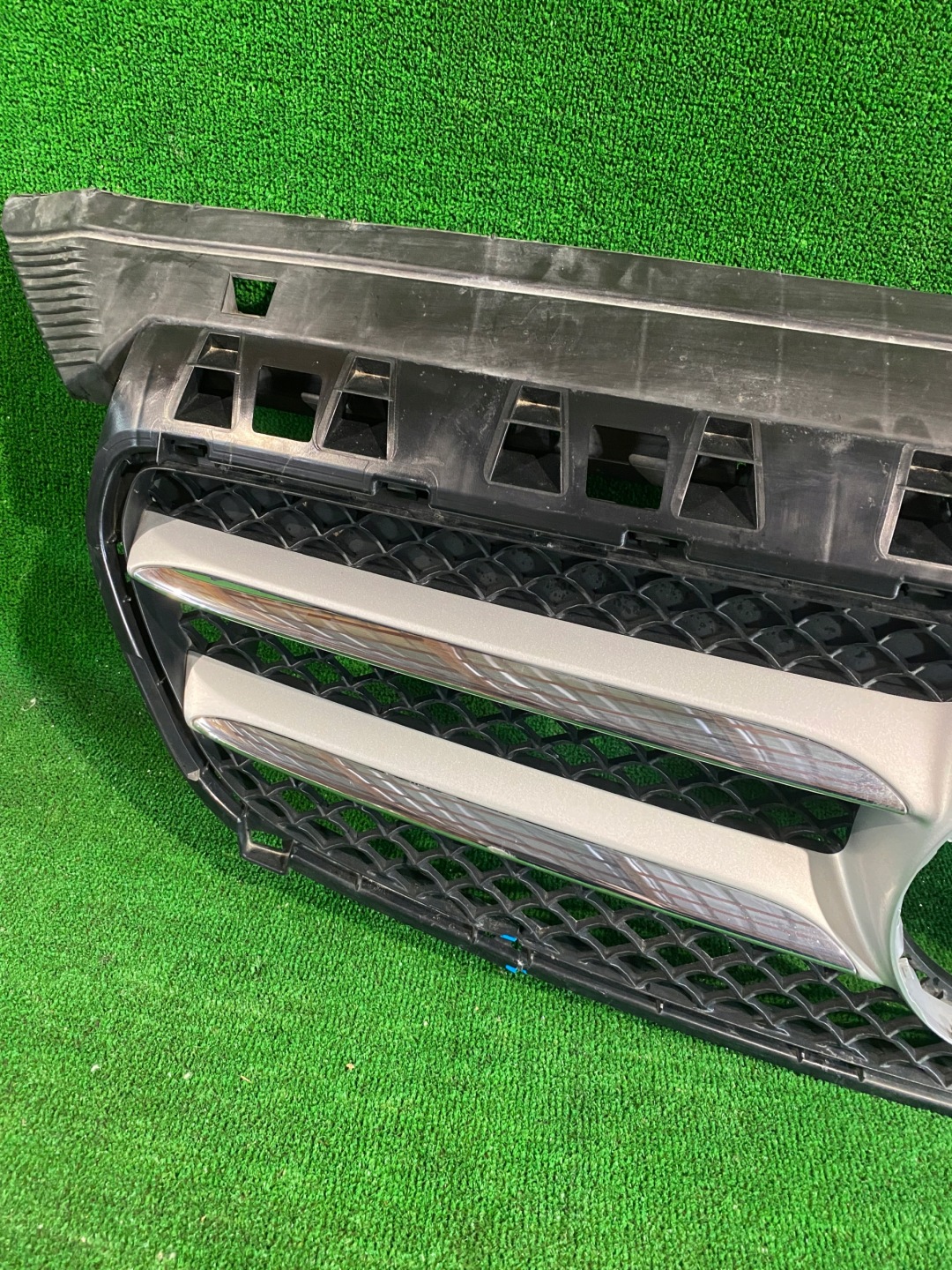 Mercedes-Benz A-Klasse W176 Kühlergrill FRONTGRILL Kühlergitter A1768880360 - Thumbnail 2