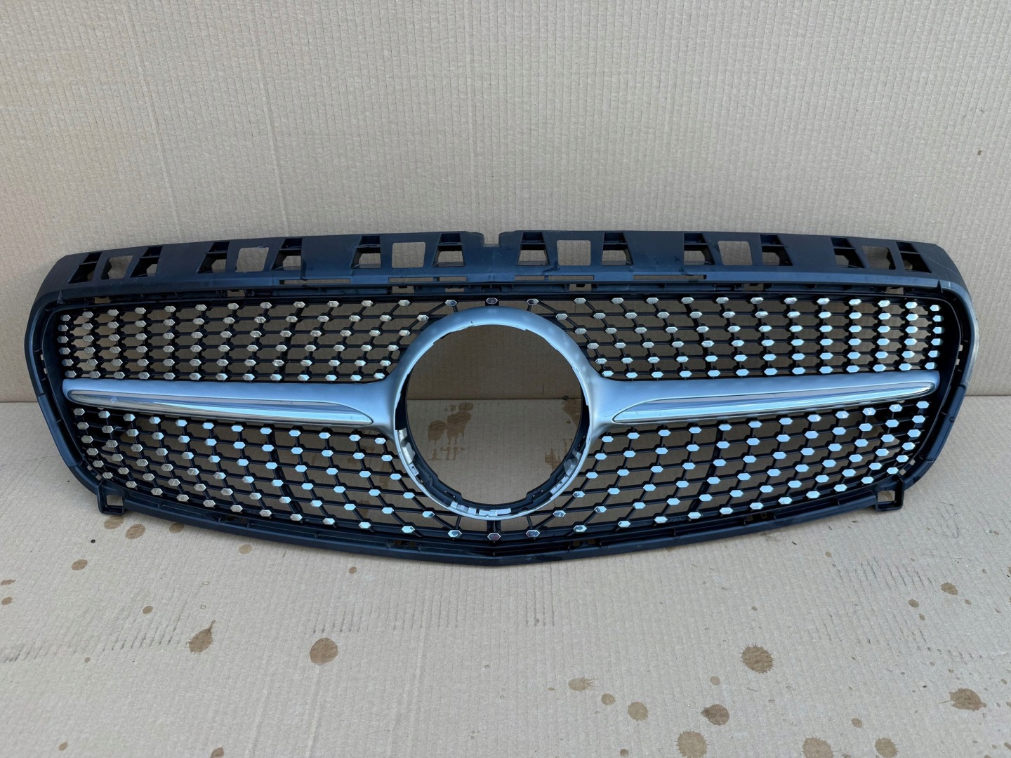 Mercedes-Benz A-Klasse W176 Kühlergrill FRONTGRILL Kühlergitter A1768881160 - Thumbnail 1