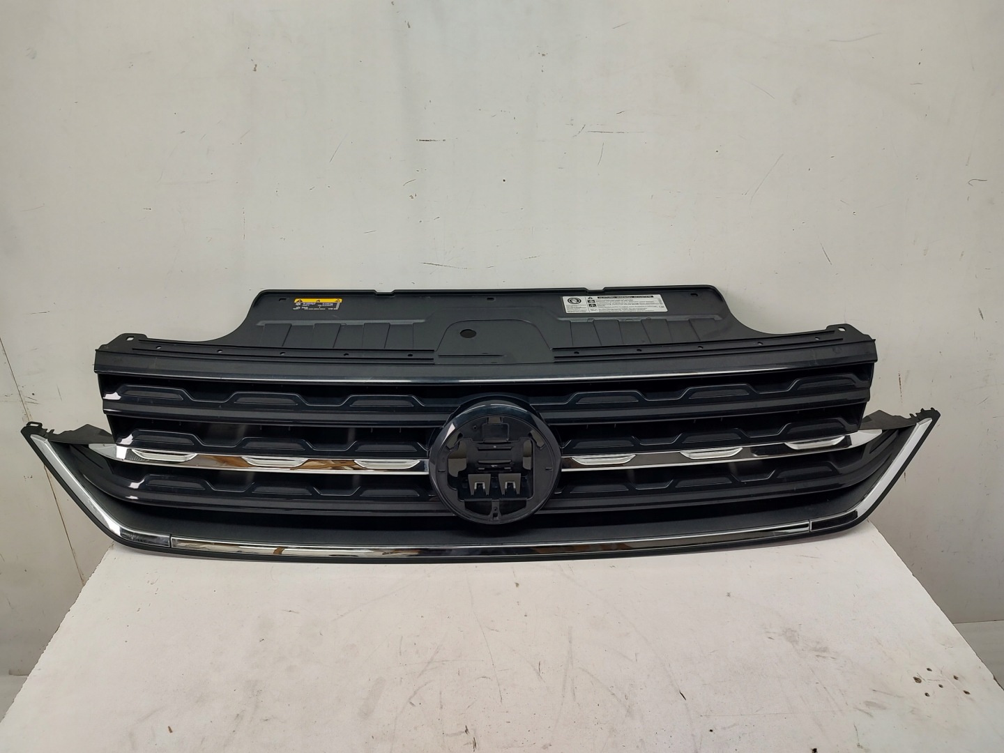 VW T-Cross Kühlergrill FRONTGRILL Kühlergitter 82GM853653 - Thumbnail 1