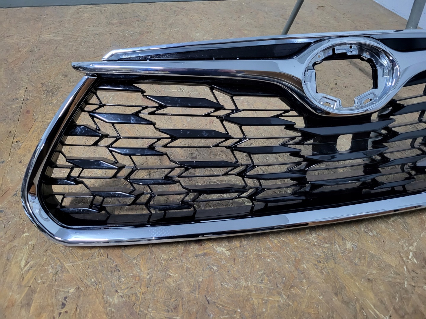Toyota Highlander XU70 Kühlergrill FRONTGRILL Kühlergitter 52121296841 - Thumbnail 2