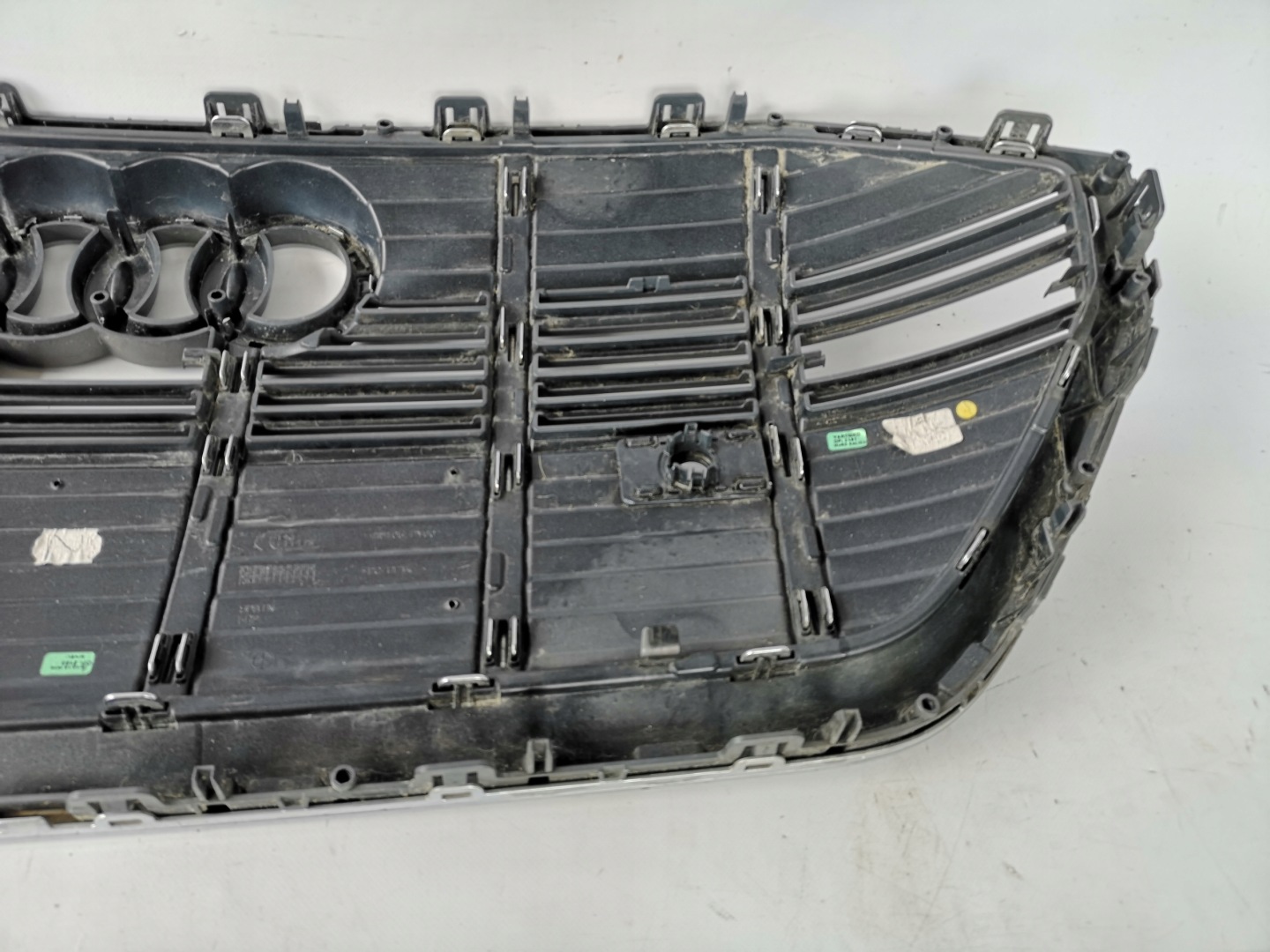 Audi e-tron Kühlergrill FRONTGRILL Kühlergitter 4KE853651A - Thumbnail 9