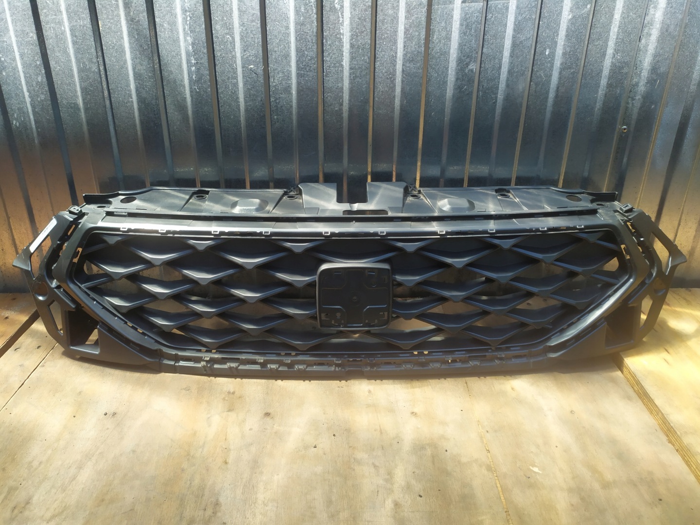 SEAT Ateca 575 Kühlergrill FRONTGRILL Kühlergitter 575853654P - Thumbnail 1