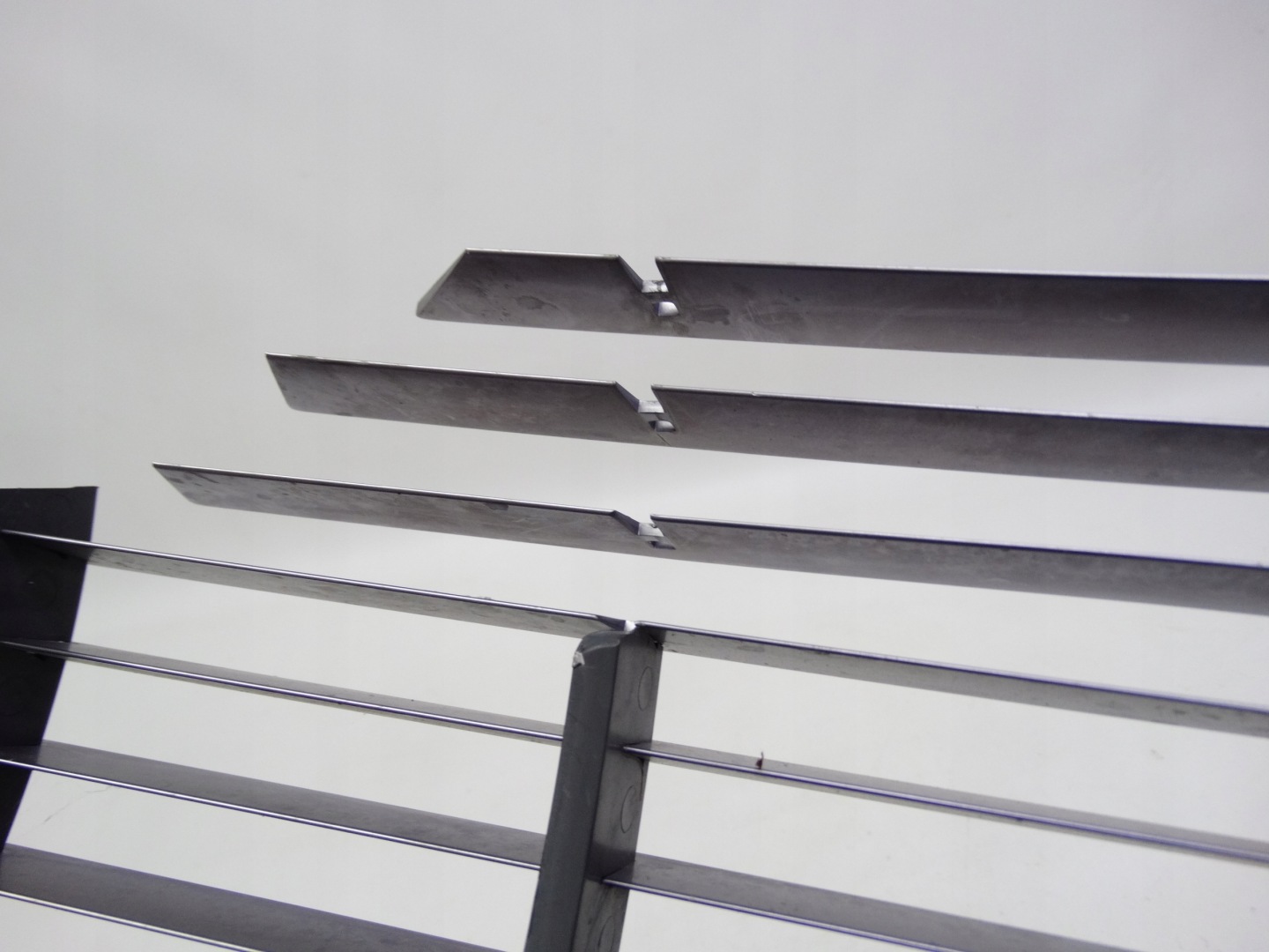 Aston Martin Vantage Cygnet CG Kühlergrill FRONTGRILL Kühlergitter 338A100AHJ - Thumbnail 9