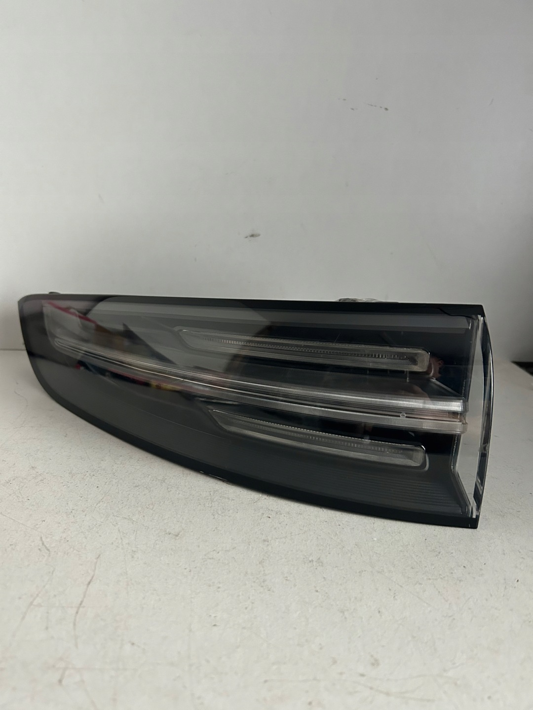 Porsche Cayenne 9YA Rückleuchte 9Y0945095B Rearlamp - Thumbnail 1