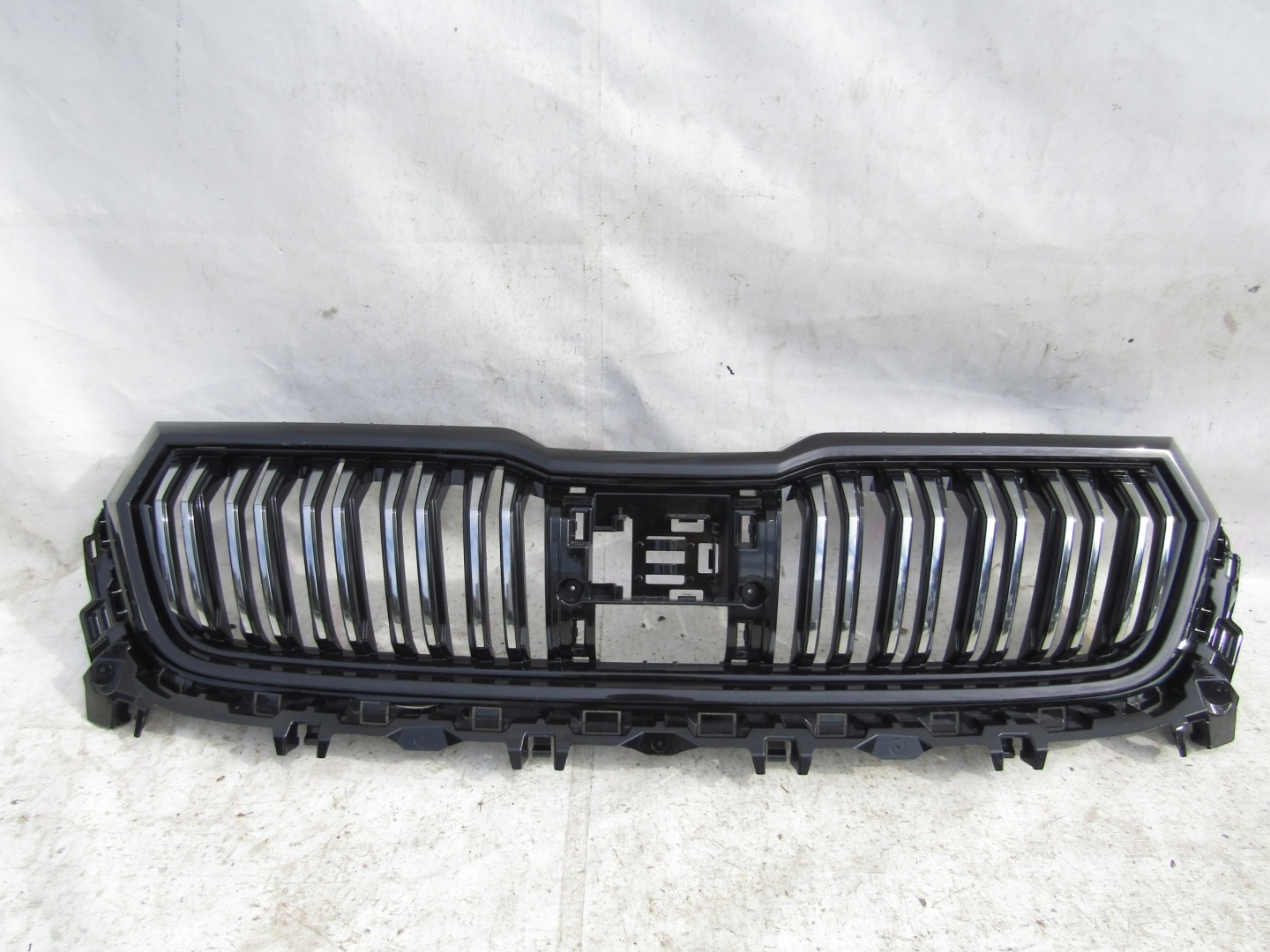 Skoda Kodiaq 565 Kühlergrill FRONTGRILL Kühlergitter 565853653R - Thumbnail 1