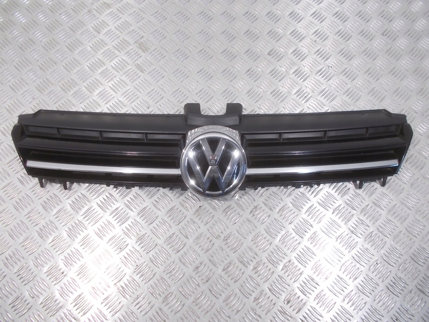 VW Golf V Kühlergrill FRONTGRILL Kühlergitter 5G0853653 - Thumbnail 1