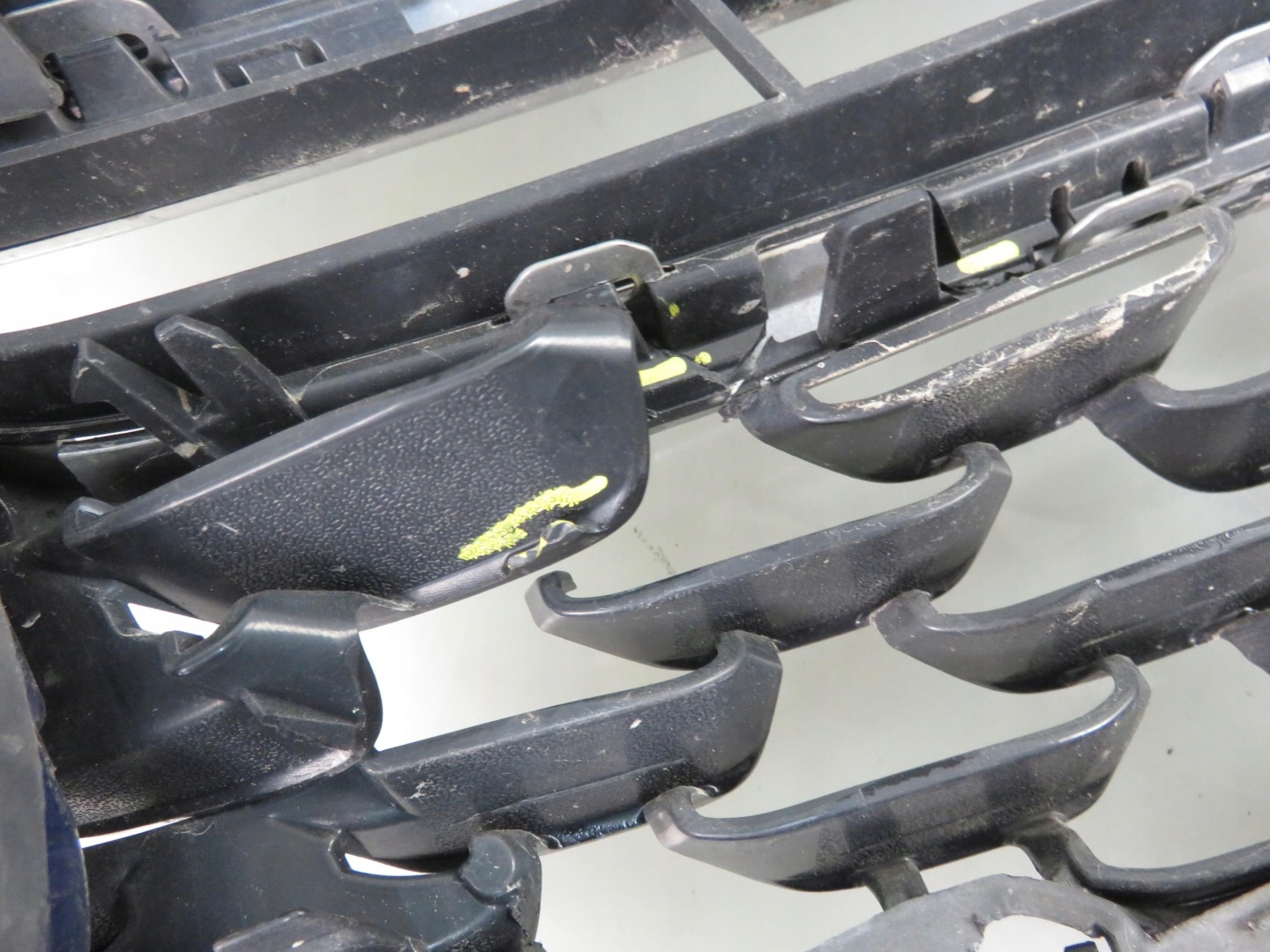 Opel Astra Kühlergrill FRONTGRILL Kühlergitter 13448088 - Thumbnail 5