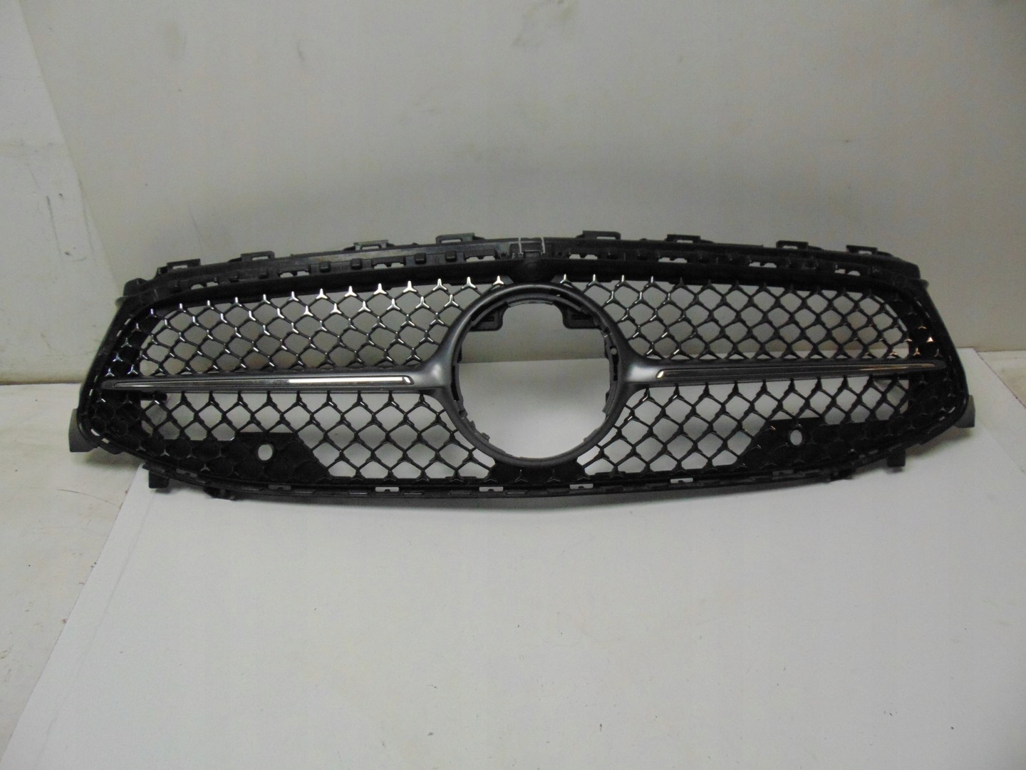 Mercedes-Benz CLA C118 Kühlergrill FRONTGRILL Kühlergitter A1188883800 - Thumbnail 1