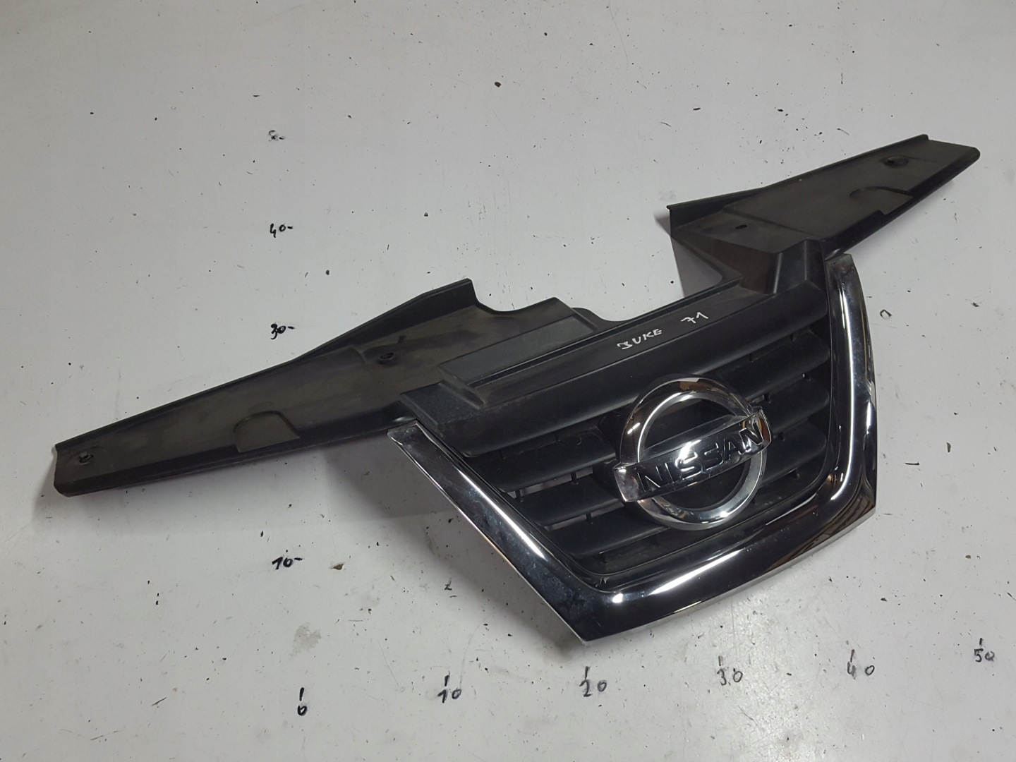 Nissan Juke F15 Kühlergrill FRONTGRILL Kühlergitter EF15ATRAP - Thumbnail 1