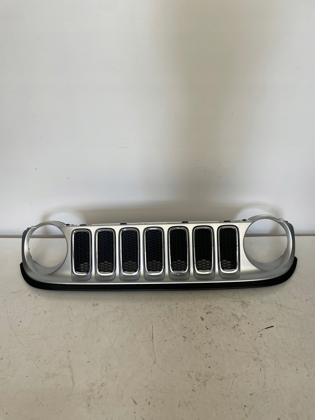 Jeep Renegade BU Kühlergrill FRONTGRILL Kühlergitter 73558782E - Thumbnail 1