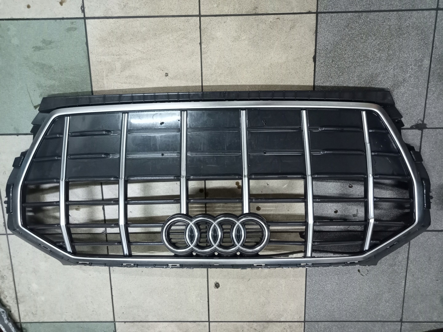 Audi Q5 Kühlergrill FRONTGRILL Kühlergitter 80A853651 - Thumbnail 1