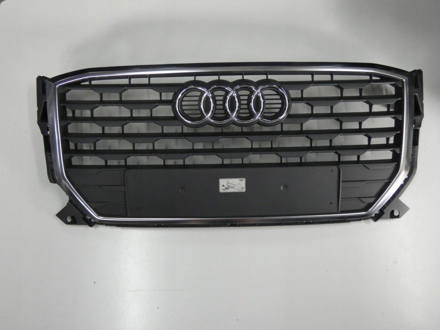 Audi 81A Kühlergrill FRONTGRILL Kühlergitter 81A853651 - Thumbnail 1