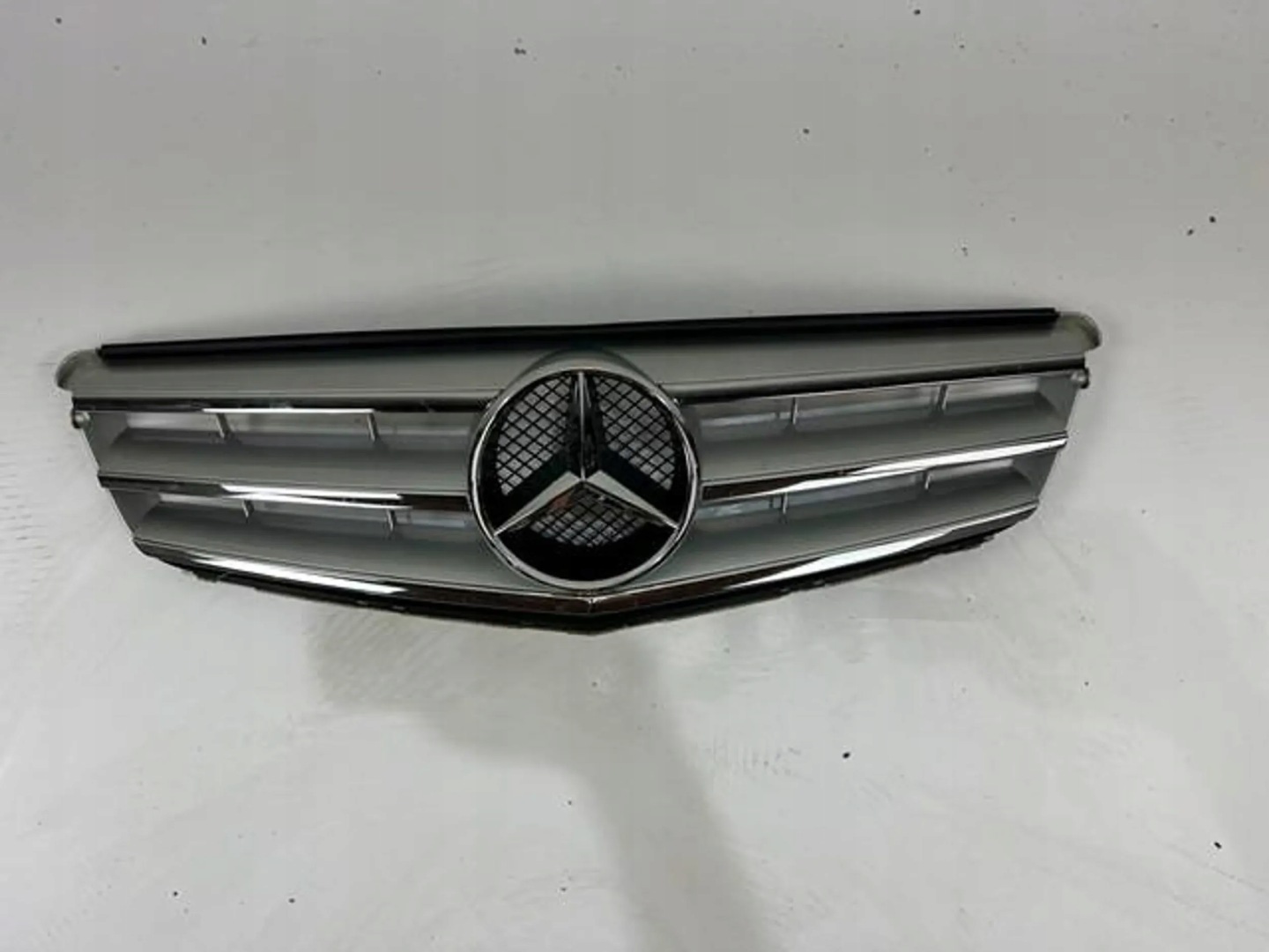 Mercedes-Benz C-Klasse W204 Kühlergrill FRONTGRILL Kühlergitter - Thumbnail 1