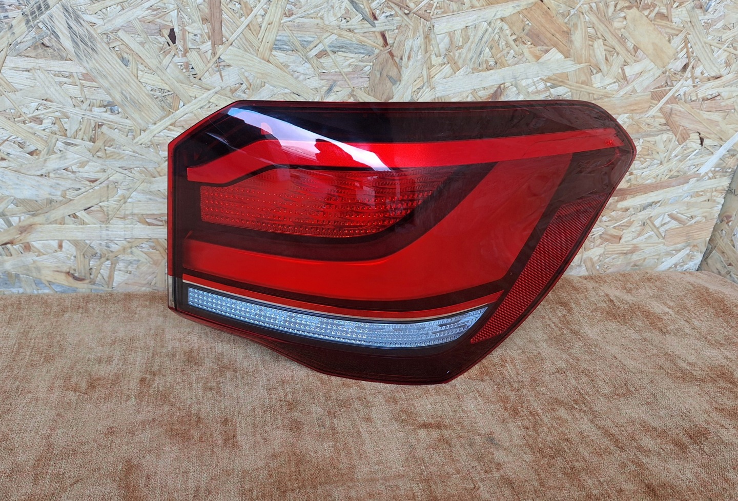 BMW X1 F48 Rückleuchte 4747771 Rearlamp - Thumbnail 1