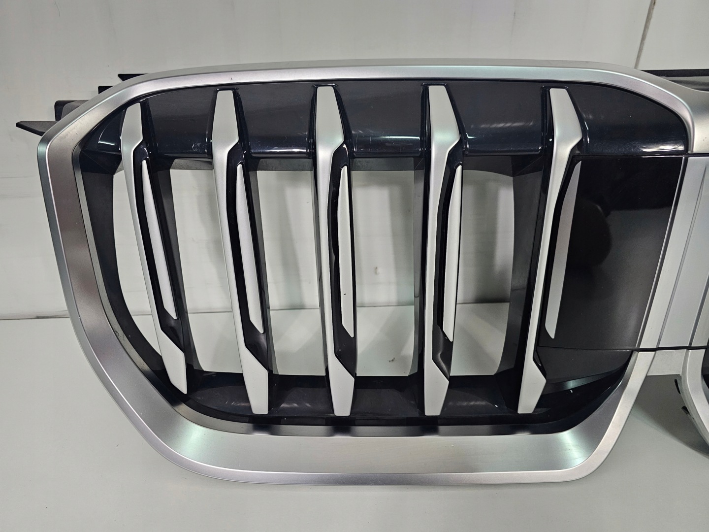 BMW iX1 U11 Kühlergrill FRONTGRILL Kühlergitter 9880301 - Thumbnail 8