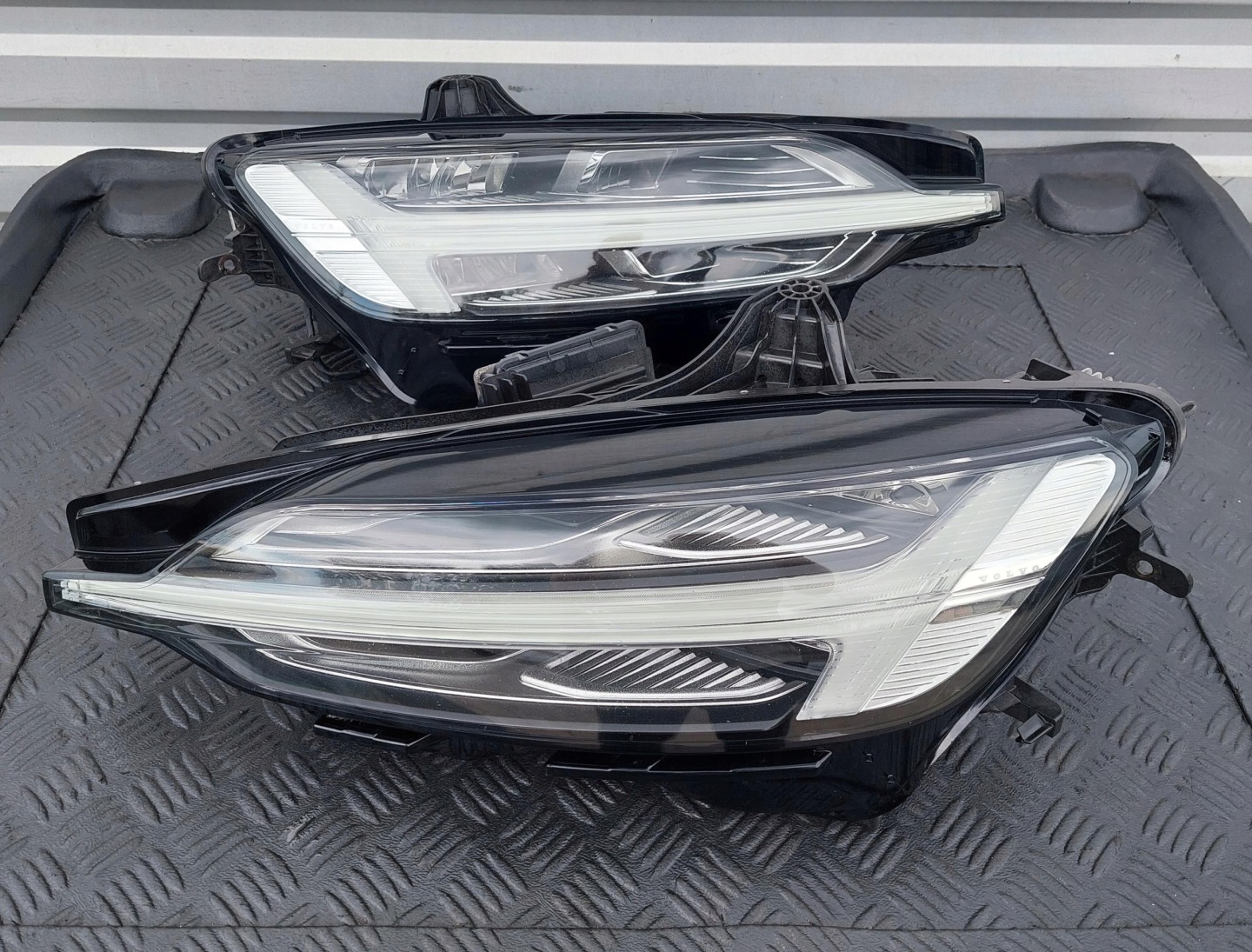 Frontscheinwerfer Volvo S60/V60 S60 LED Links Scheinwerfer Headlight - Thumbnail 1