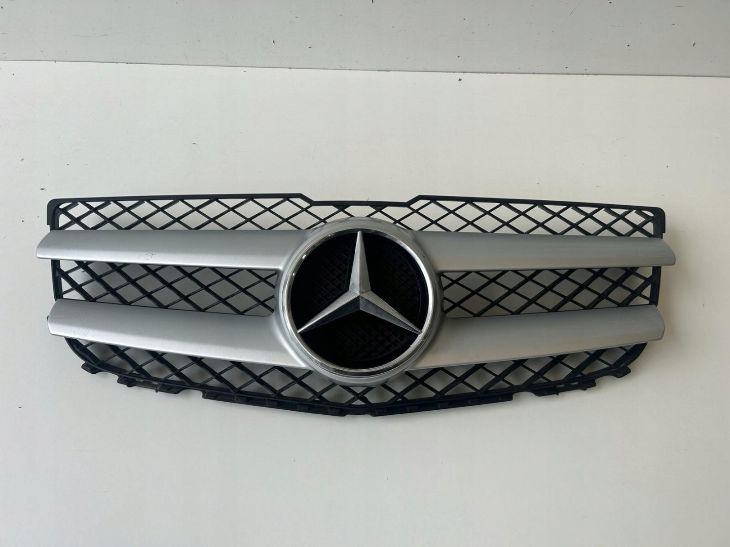 Mercedes-Benz C-Klasse W204 Kühlergrill FRONTGRILL Kühlergitter A2048803083 - Thumbnail 1