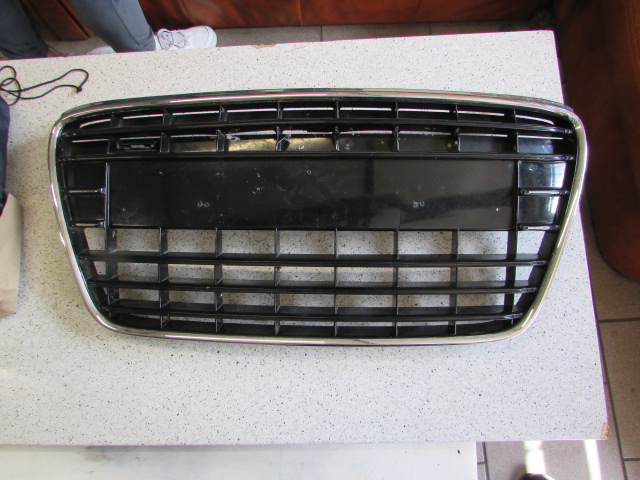 Audi 420 Kühlergrill FRONTGRILL Kühlergitter 420853651 - Thumbnail 1