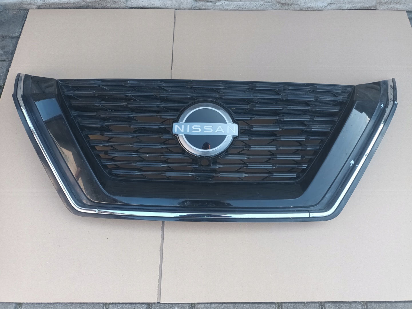Nissan X-Trail T33 Kühlergrill FRONTGRILL Kühlergitter 623106RU0A - Thumbnail 1