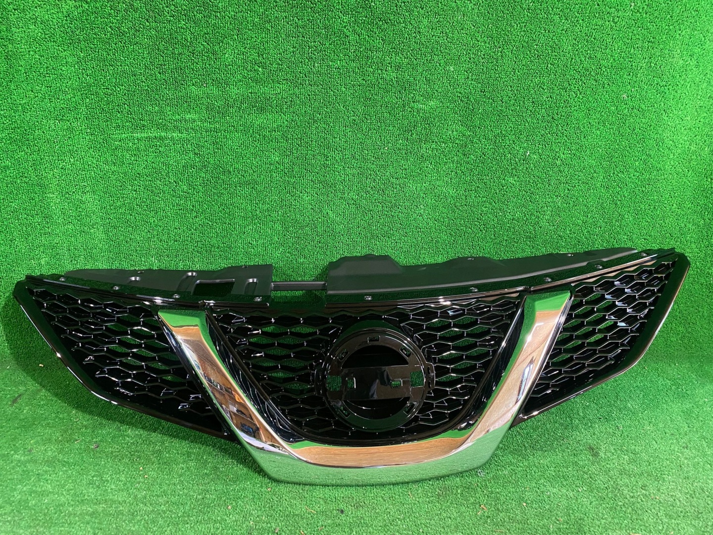 Nissan Qashqai J11 Kühlergrill FRONTGRILL Kühlergitter - Thumbnail 1