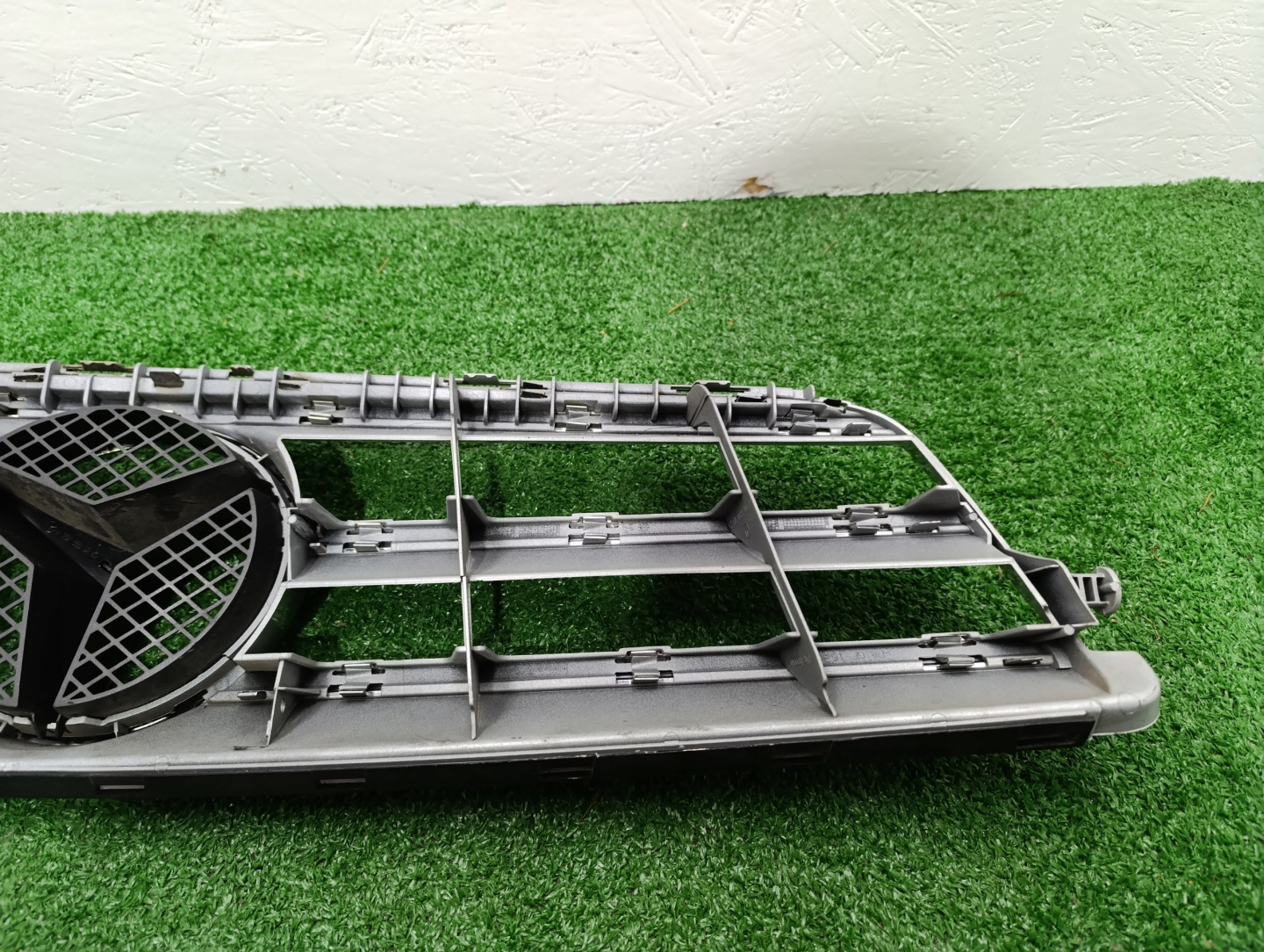 Mercedes-Benz C-Klasse W204 Kühlergrill FRONTGRILL Kühlergitter A2048800023 - Thumbnail 12