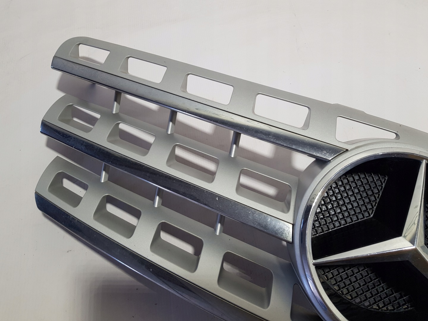 Mercedes-Benz M-Klasse W164 Kühlergrill FRONTGRILL Kühlergitter A1648880923 - Thumbnail 4