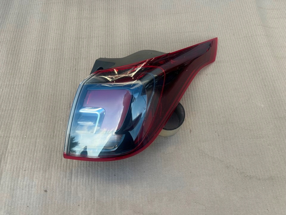 Opel Crossland Rückleuchte Rearlamp - Thumbnail 1