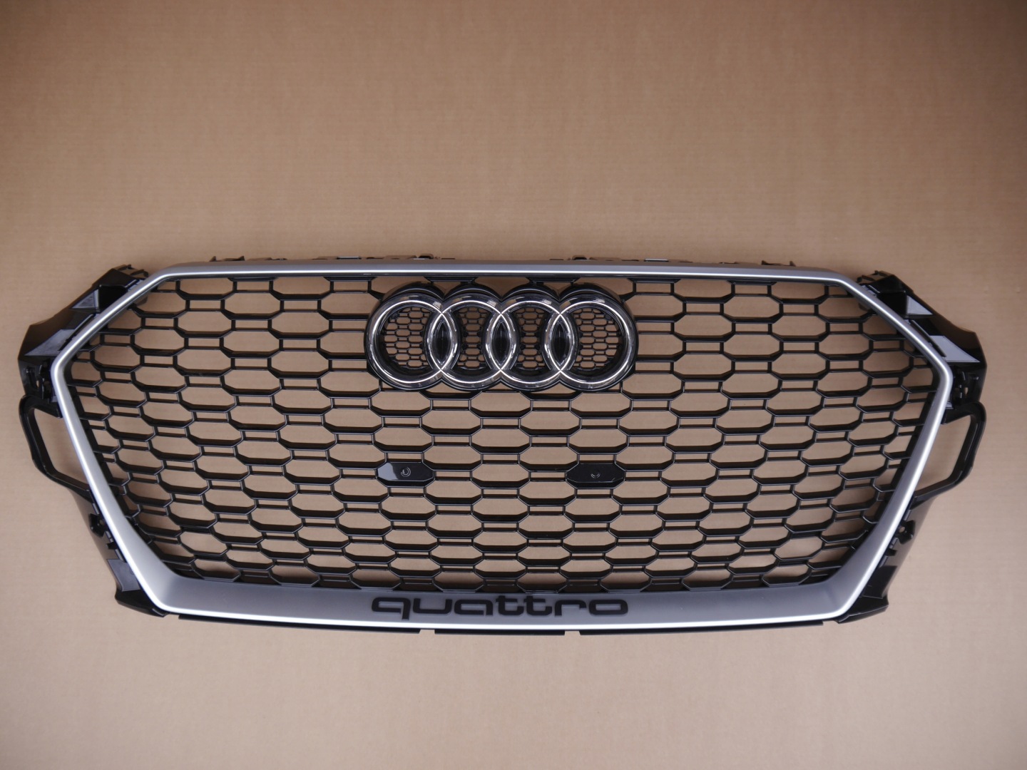 Audi 8W6 Kühlergrill FRONTGRILL Kühlergitter 8W6853651 - Thumbnail 1