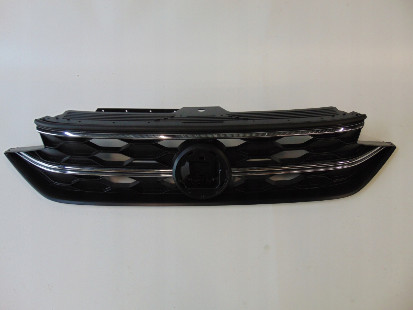 VW Taigo Kühlergrill FRONTGRILL Kühlergitter 2G7853651P - Thumbnail 1