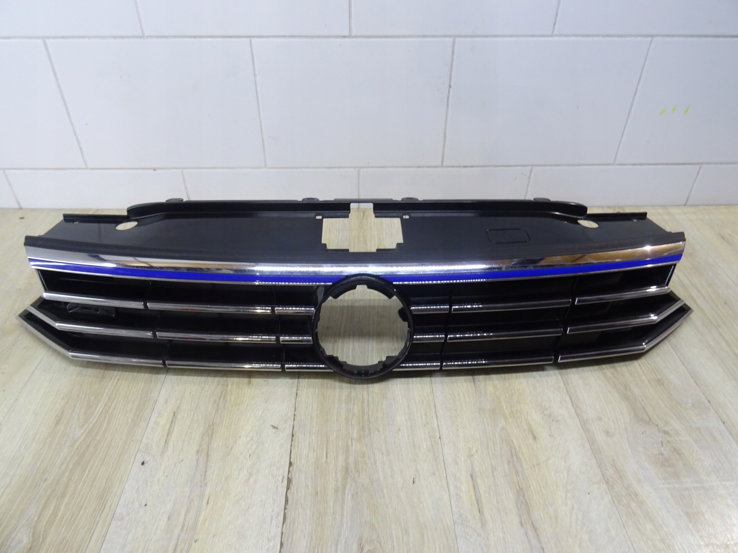 VW Passat B8 Kühlergrill FRONTGRILL Kühlergitter 3G0853653B - Thumbnail 1