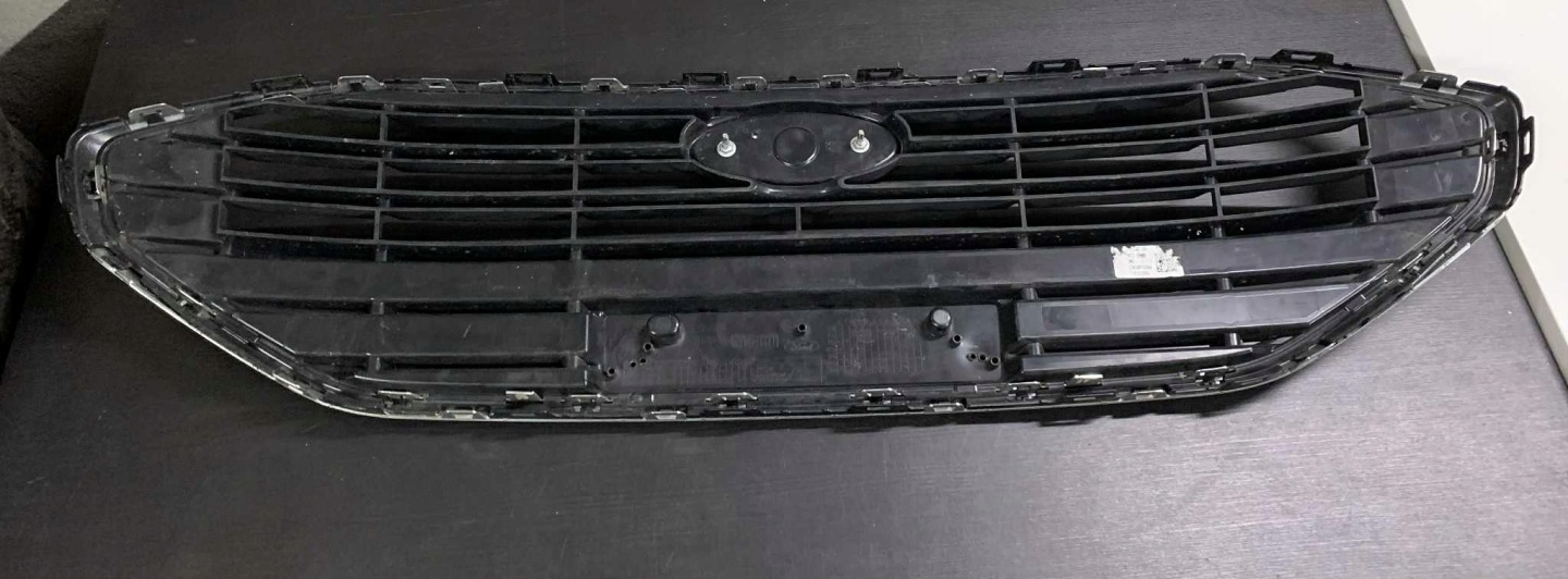 Ford Fiesta VIII Mk8 Kühlergrill FRONTGRILL Kühlergitter NX7B8200ABE - Thumbnail 7