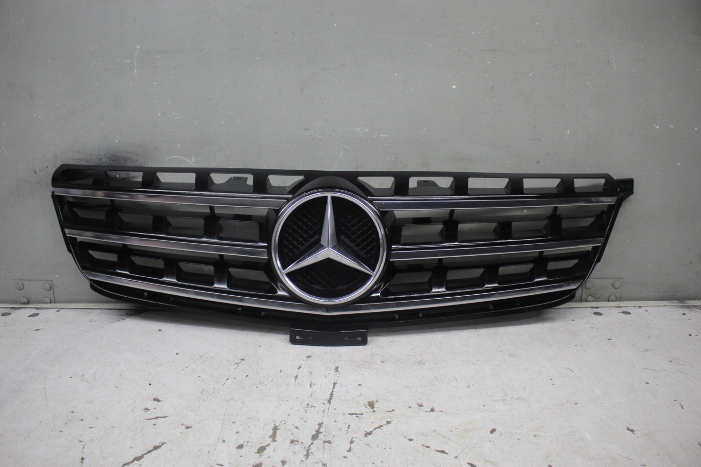 Mercedes-Benz GLE W166 Kühlergrill FRONTGRILL Kühlergitter A1668800123 - Thumbnail 1