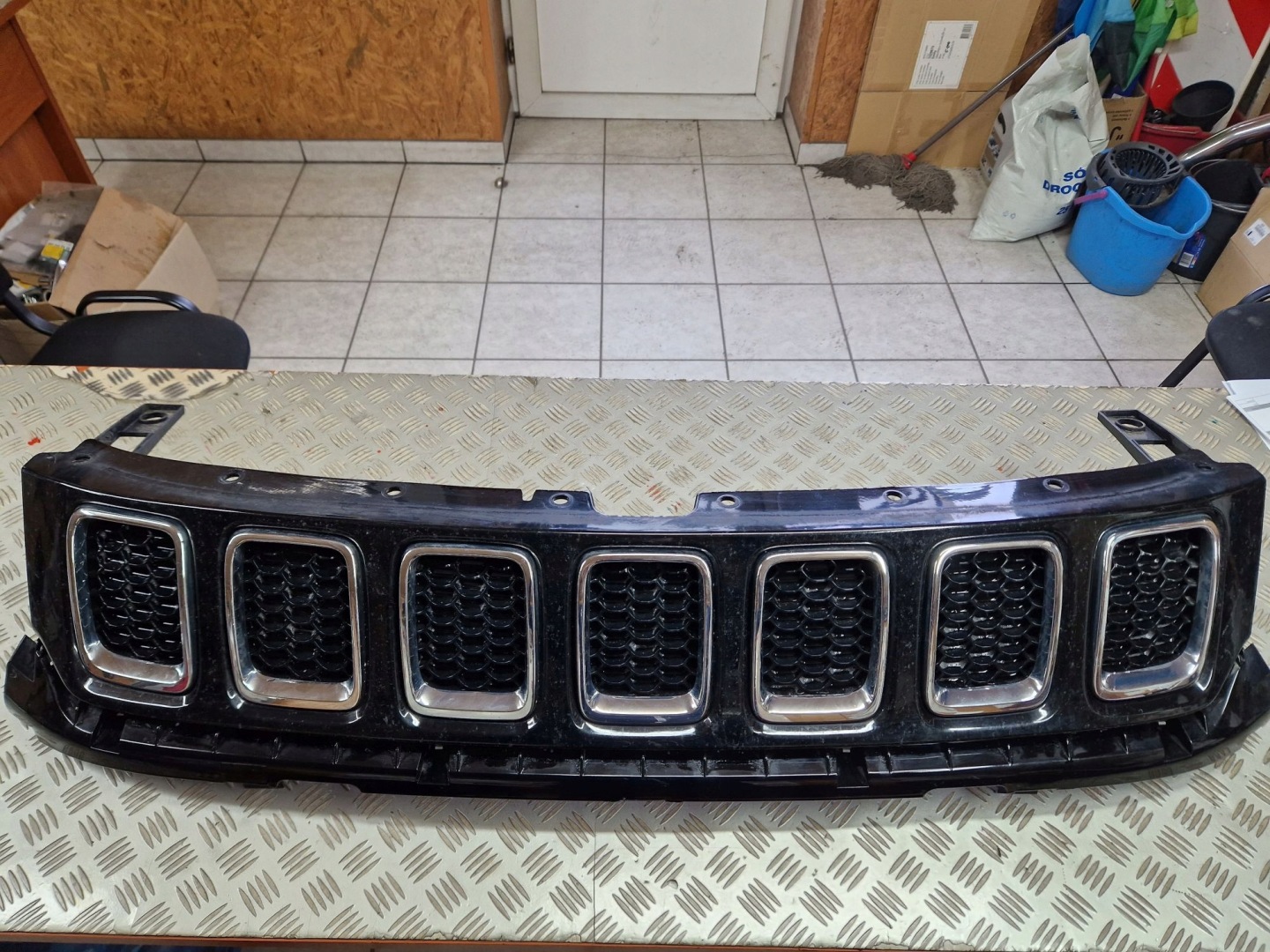 Jeep Compass MX Kühlergrill FRONTGRILL Kühlergitter 5UP86TRMAB - Thumbnail 1
