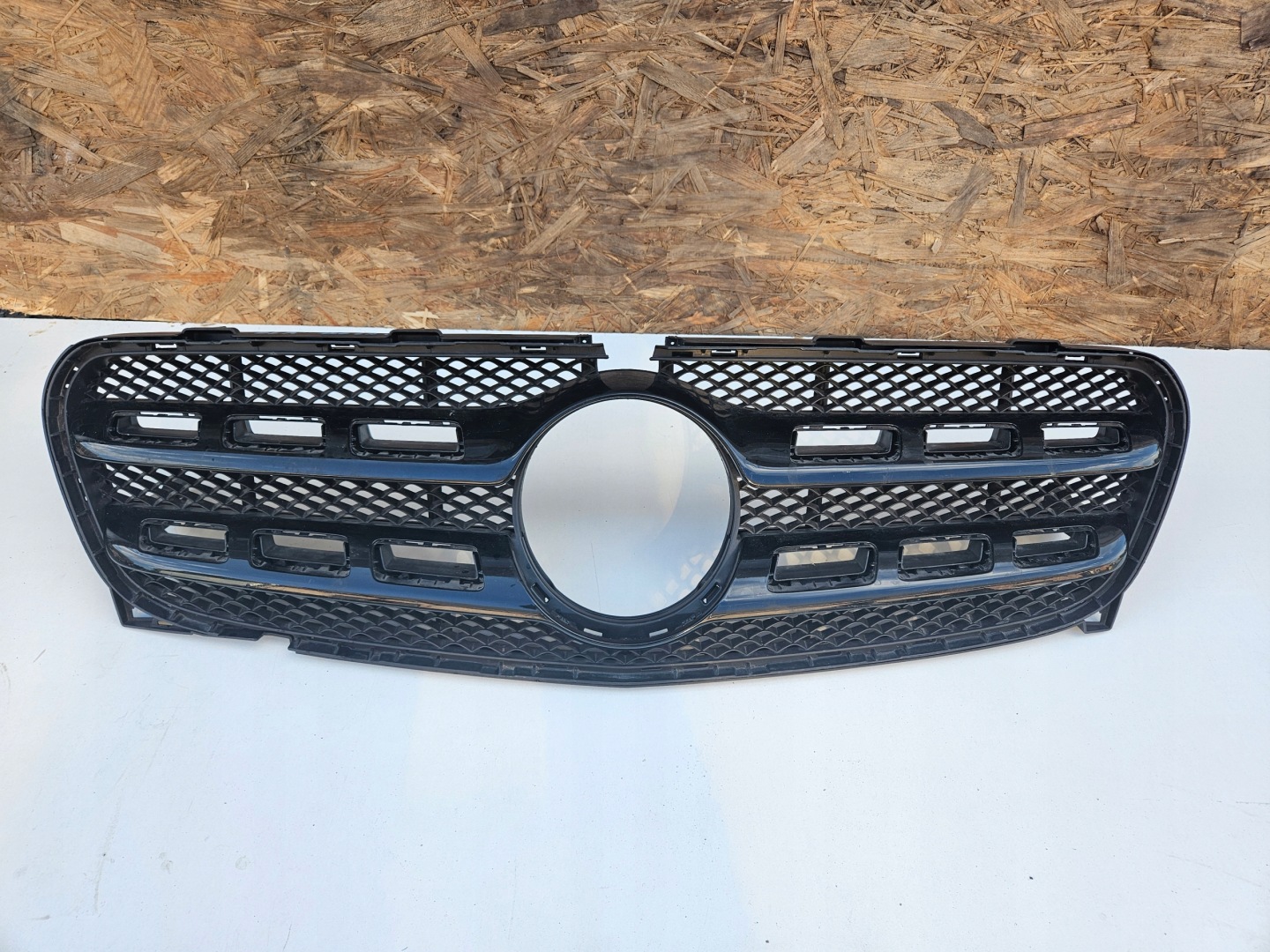 Mercedes-Benz GLA W156 Kühlergrill FRONTGRILL Kühlergitter A1568882900 - Thumbnail 1