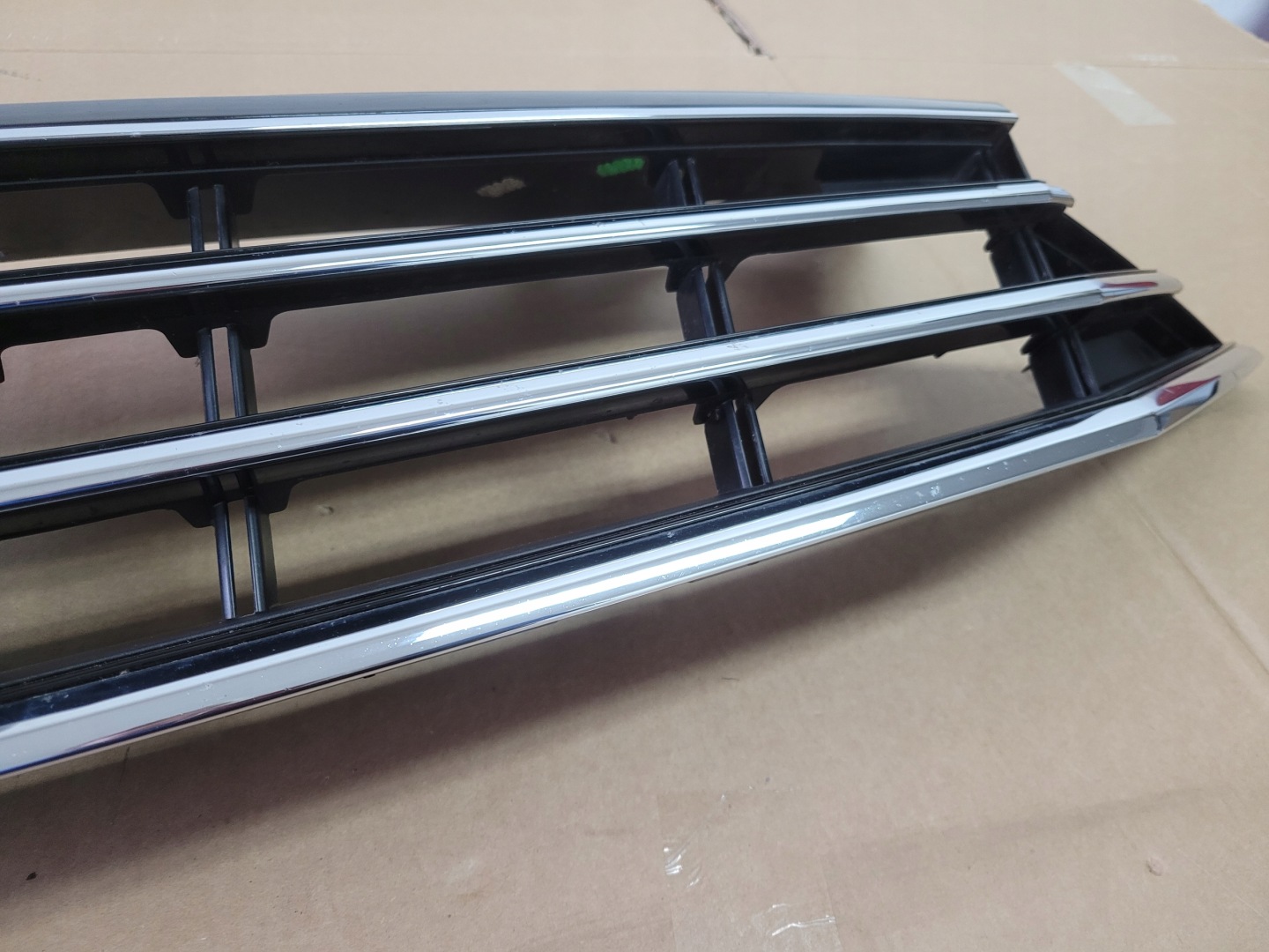 VW Passat B8 Kühlergrill FRONTGRILL Kühlergitter 3G0853601D - Thumbnail 2