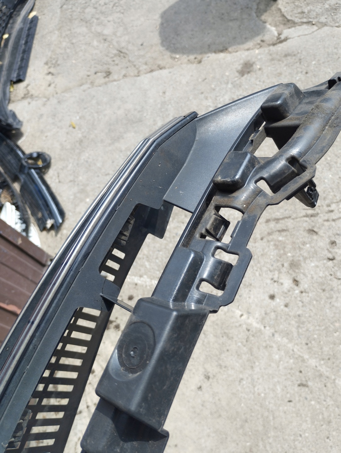 VW Tiguan Kühlergrill FRONTGRILL Kühlergitter 65N085365 - Thumbnail 8