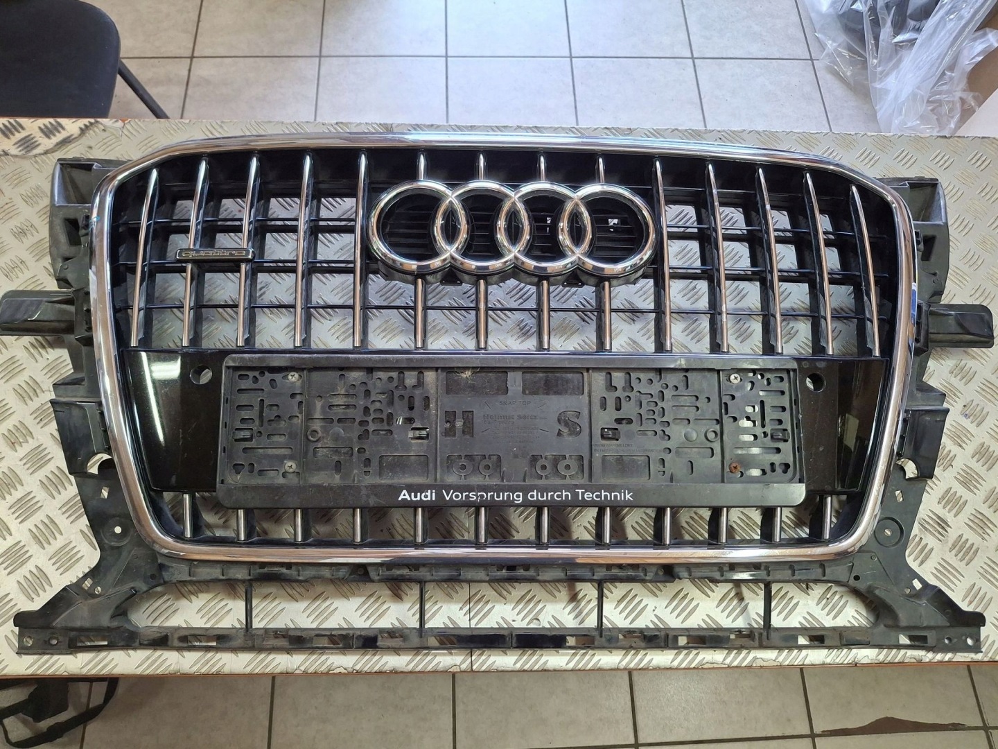 Audi Q5 Kühlergrill FRONTGRILL Kühlergitter 8R0853651R - Thumbnail 1