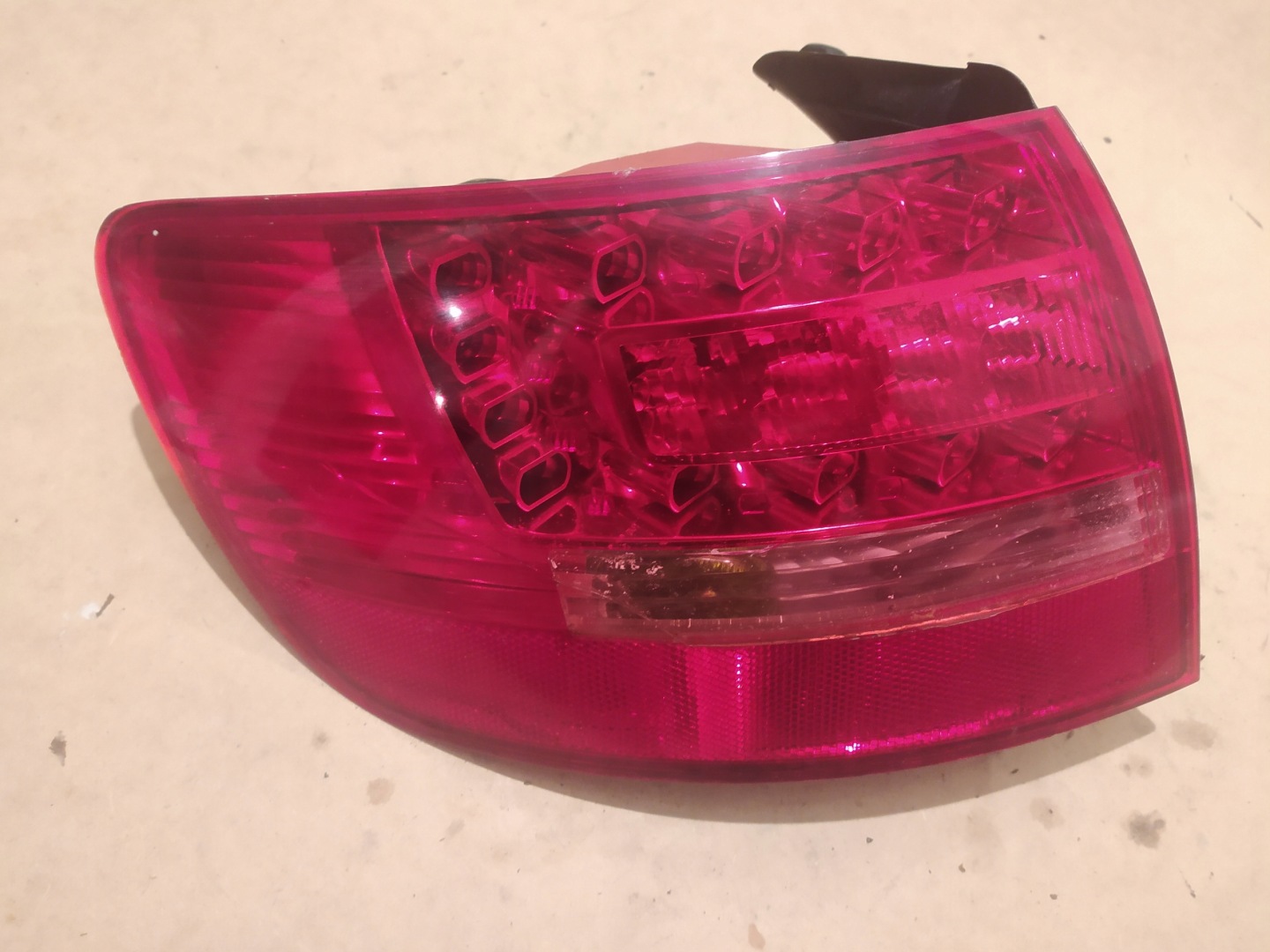 Audi A6 Rückleuchte 4F9945221B Rearlamp - Thumbnail 1