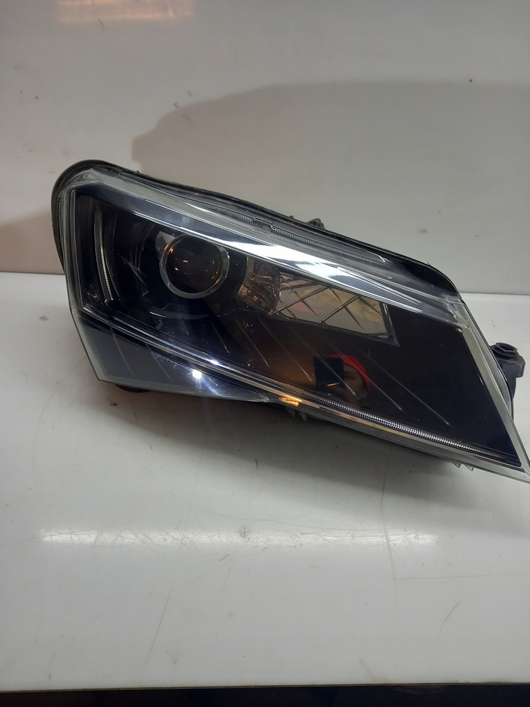 Frontscheinwerfer Skoda Superb 3U 3V1941016B Bi-Xenon Rechts Headlight - Thumbnail 1