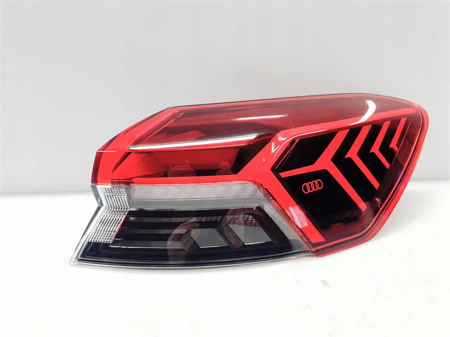 Audi Q4 Rückleuchte Rearlamp - Thumbnail 1